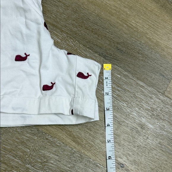 TELLURIDE Clothing Co Size 6 Stylish White Shorts with Maroon Whale Design - Picture 6 of 9